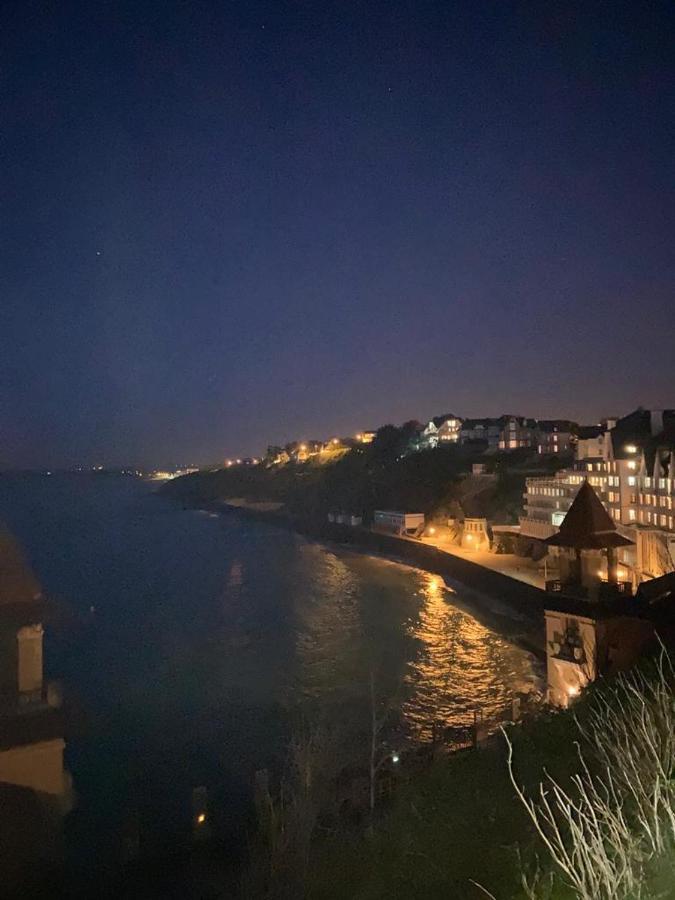 Les Roches Grises, Luxueuse Villa Face Mer, 4Etoiles, Spa Et Jardin Panoramique, Societe La Clef Decamp Гранвил Екстериор снимка