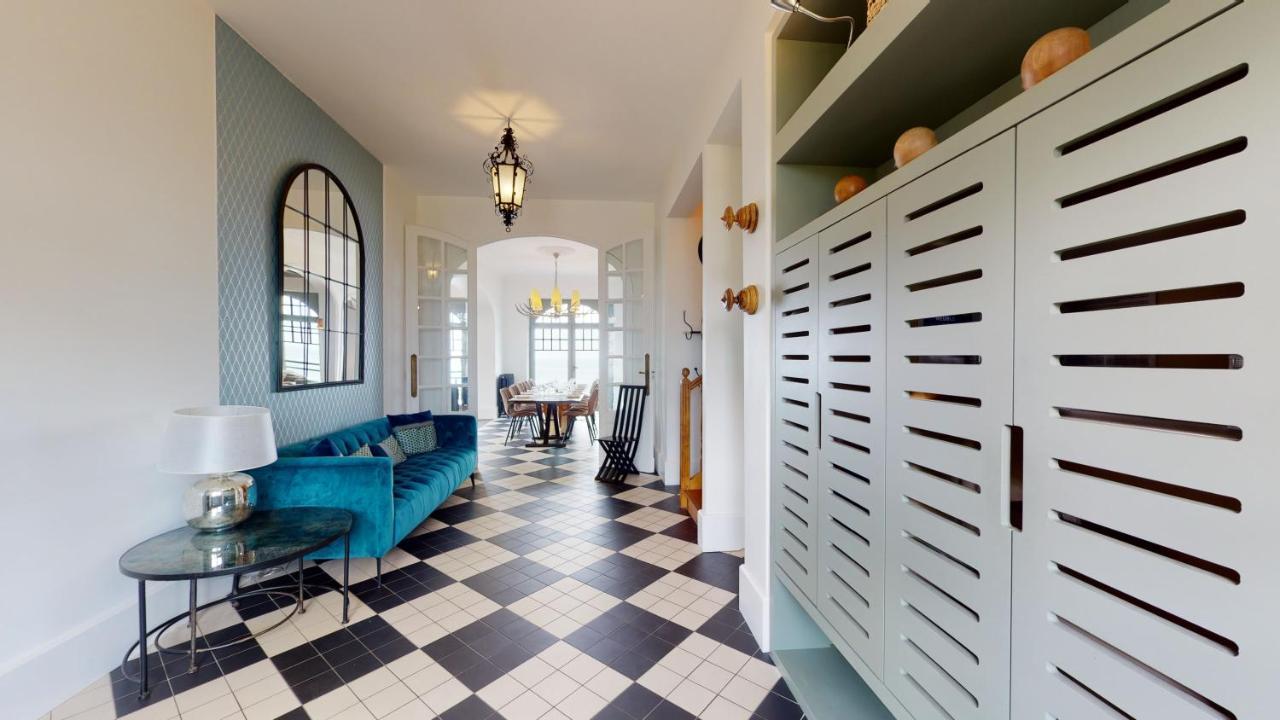Les Roches Grises, Luxueuse Villa Face Mer, 4Etoiles, Spa Et Jardin Panoramique, Societe La Clef Decamp Гранвил Екстериор снимка