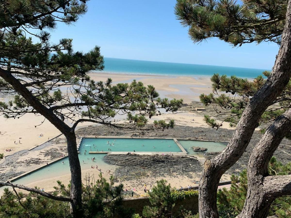 Les Roches Grises, Luxueuse Villa Face Mer, 4Etoiles, Spa Et Jardin Panoramique, Societe La Clef Decamp Гранвил Екстериор снимка